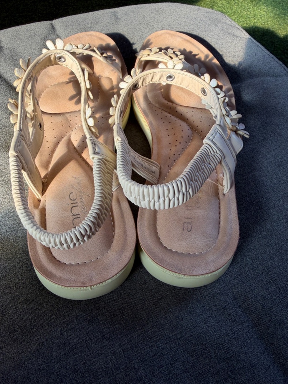 Annie Cream Floral Slingback Sandals - Picture 3 of 8